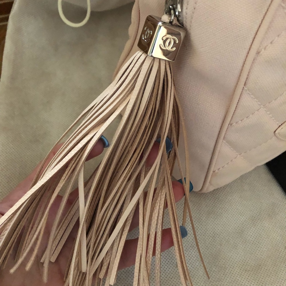 Chanel canvas/leather tote with tassel - Picture 5 of 8